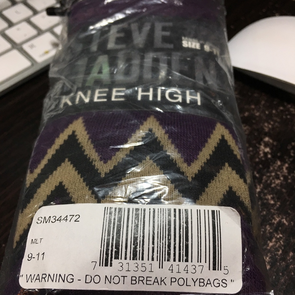 NWT Steve Madden Knee-High Socks Sz 9-11